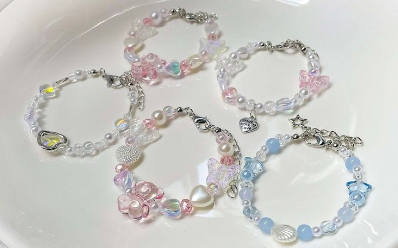 Vòng tay Hạt cườm đính charm cực xinh